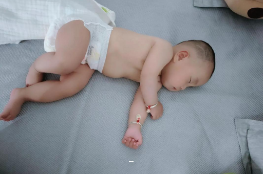 新沂宝宝脸上有白色斑块 新沂宝宝脸上有白色斑块